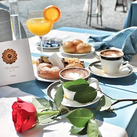 ディ リエンツォ パンテオン パレス ローマ