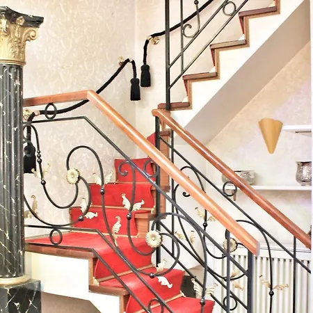 ディ リエンツォ パンテオン パレス ローマ