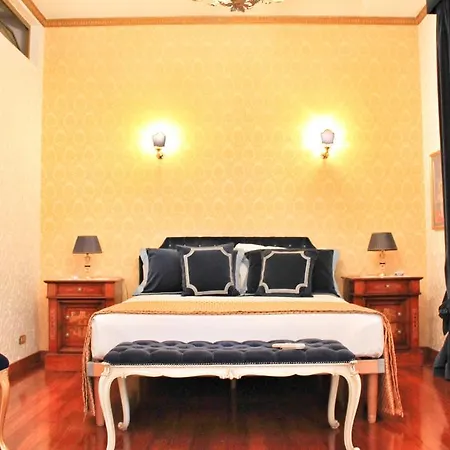 ディ リエンツォ パンテオン パレス