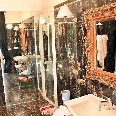 ディ リエンツォ パンテオン パレス ローマ