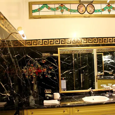 Gasthuis Di Rienzo Pantheon Palace 3*