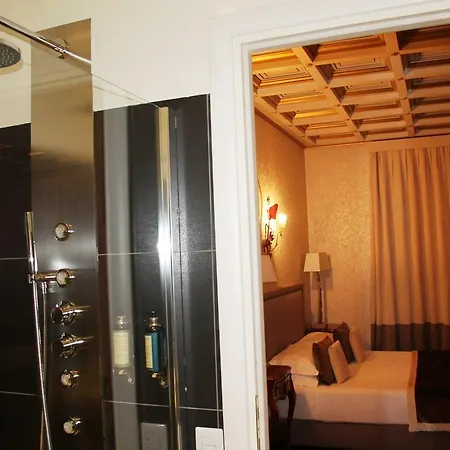 Gasthuis Di Rienzo Pantheon Palace 3*