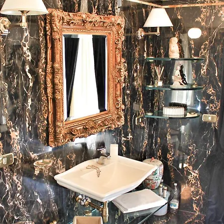 Gasthuis Di Rienzo Pantheon Palace 3*